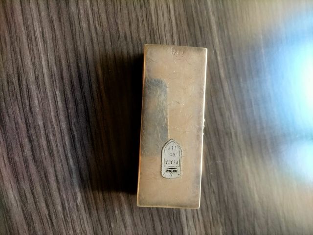 Caja de plata de ley con diseño floral