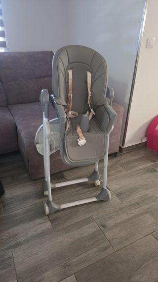 Trona gris para bebé