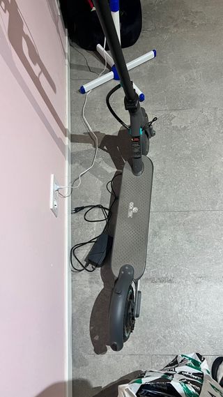 Patinete Eléctrico Negro y Gris