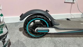 Patinete Eléctrico Negro y Gris