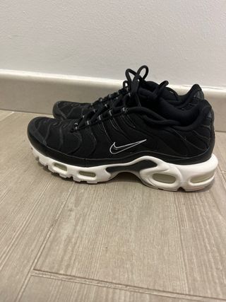 Zapatillas Nike Air Max Plus TN Negras Blancas