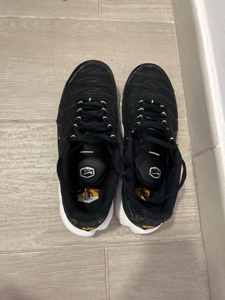 Zapatillas Nike Air Max Plus TN Negras Blancas