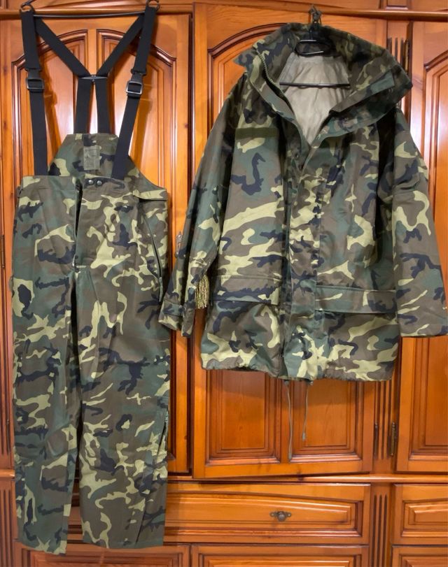 Traje intemperie boscoso