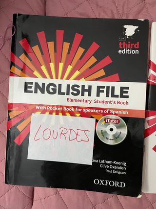 libro inglés ENGLISH FILE
Elementary Student's Boo