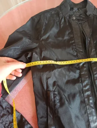 Chaqueta Guess Negra Ligera Juvenil