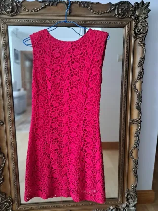 Vestido rojo de encaje