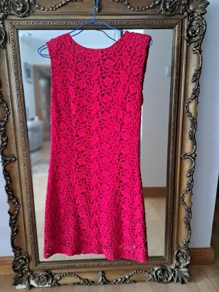 Vestido rojo de encaje