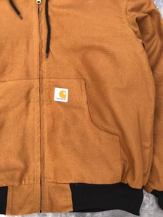 Chaqueta Carhartt Marrón con Capucha