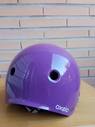 Casco morado patines/patinete