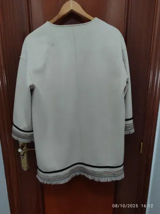 Chaqueta Zara Beige con Flecos