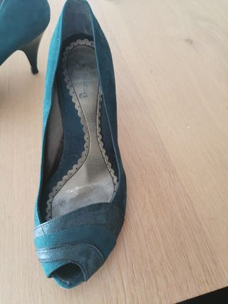 Zapatos tacón verde botella Stradivarius