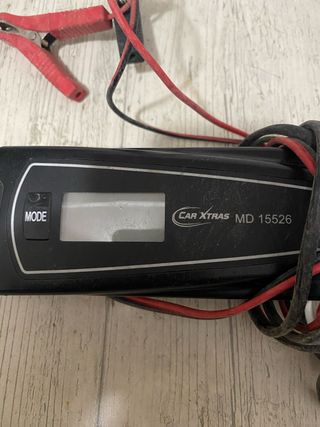 Cargador Baterías Coche Car Xtras MD 15526