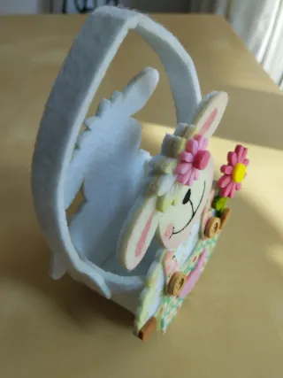 Cestita de fieltro conejito