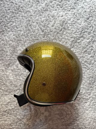 Casco Retro Dorado Brillante