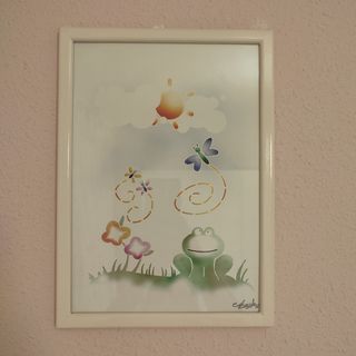 Cómoda para bañera, cuna, lampara y cuadros