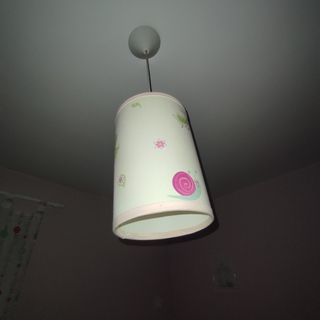 Cómoda para bañera, cuna, lampara y cuadros
