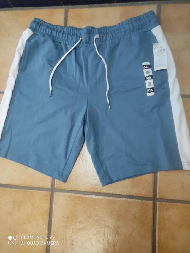 Pantalón corto deportivo azul y blanco XXL