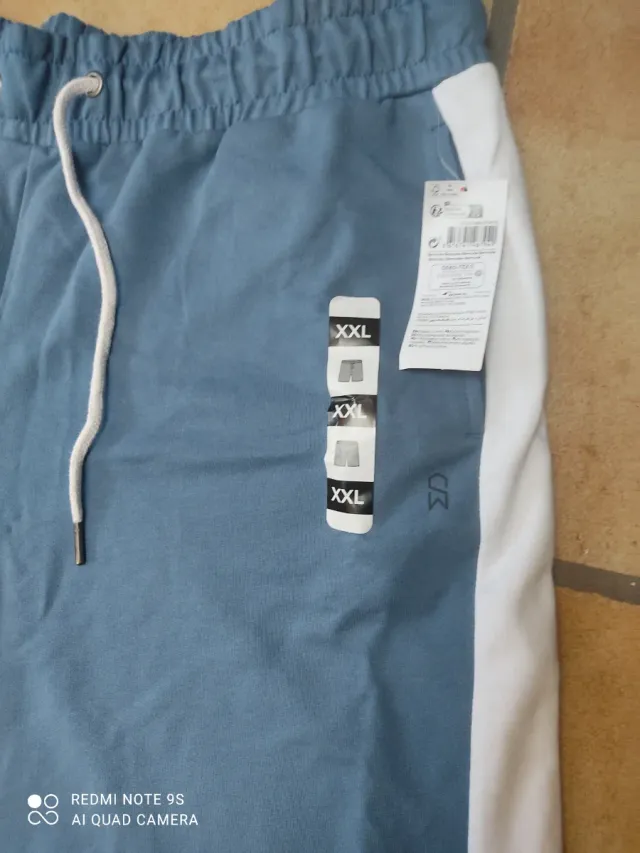 Pantalón corto deportivo azul y blanco XXL