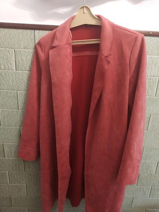 Chaqueta Zara efecto ante rojo suave

