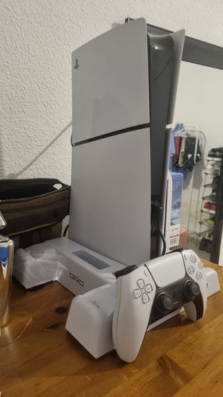 Consola PS5 Slim 1TB con lector de disco