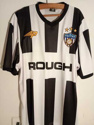 Camiseta Retro Fútbol Blanca y Negra