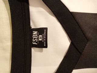 Camiseta Retro Fútbol Blanca y Negra
