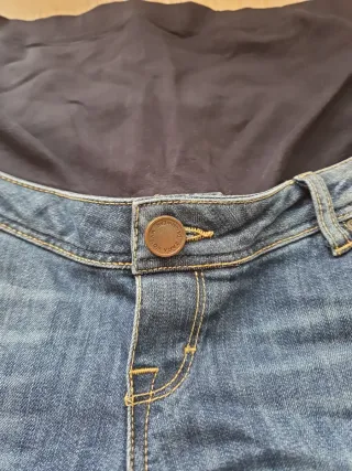 Pantalón vaquero premamá azul de Zara Mum