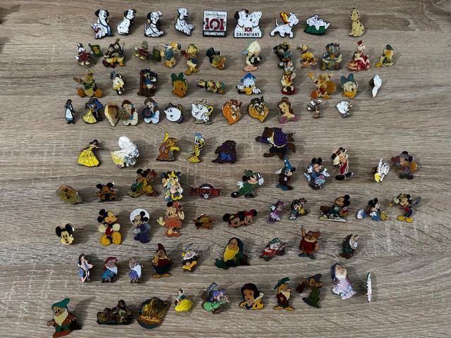 Colección de Pines Variados