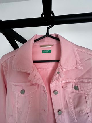 Cazadora vaquera Benetton rosa Talla M