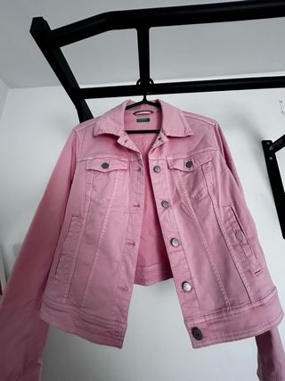 Cazadora vaquera Benetton rosa Talla M