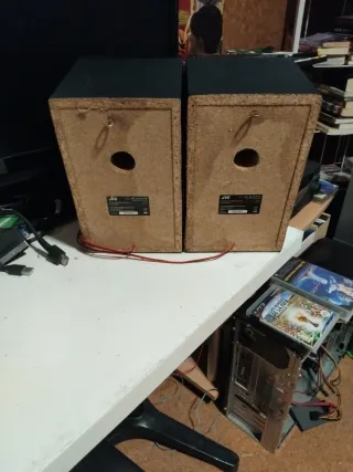 Altavoces JVC Negros