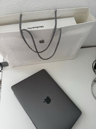 MacBook Pro 13” 2020 Plata