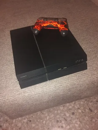 PS4 (PlayStation 4) Negra con Mando personalizado 