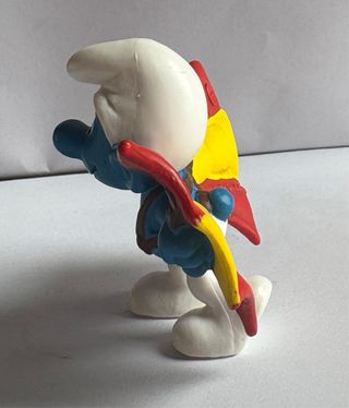 Figura Pitufo con Ala Delta