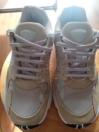 Zapatillas Adidas Mujer Beige/Gris