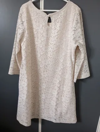 Vestido beige encaje Pull&Bear