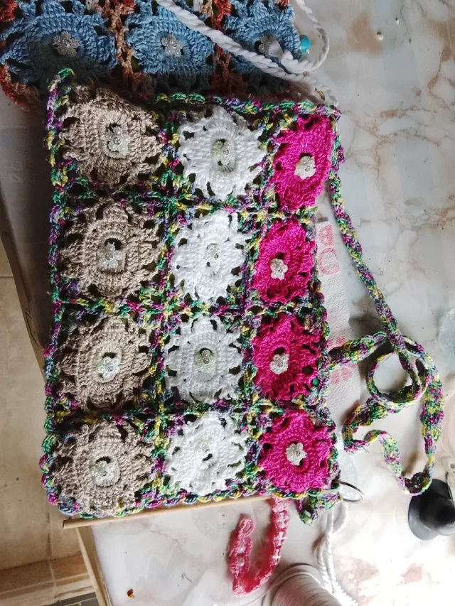Bolso tejido a mano