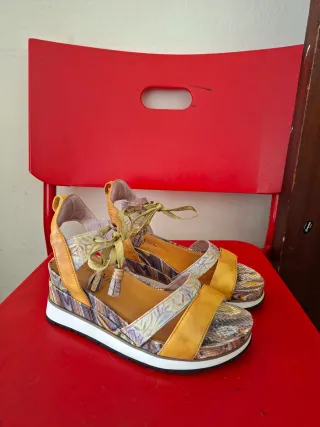 Sandalias Plataforma    Laura Vita Multicolor 