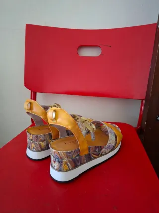 Sandalias Plataforma    Laura Vita Multicolor 