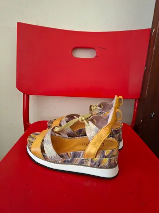 Sandalias Plataforma    Laura Vita Multicolor 