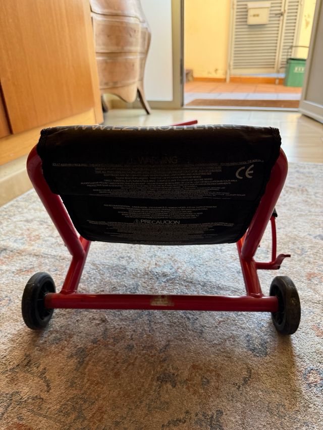 Triciclo patinete Ezyroller Rojo.