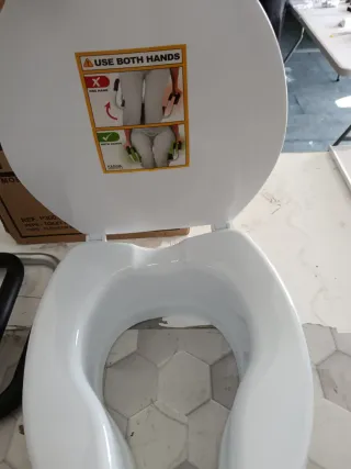 PEPE Mobility Elevador WC Adulto con Reposabrazos 