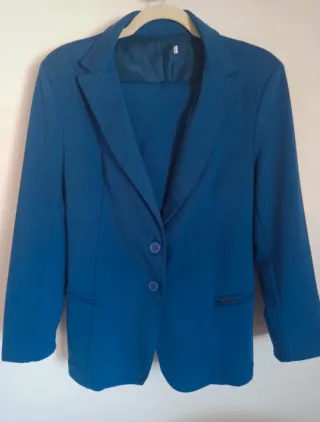 Traje de pantalón azul