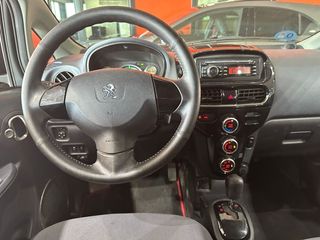 Peugeot iOn -