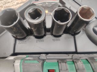 Atornilladora de impacto eléctrica