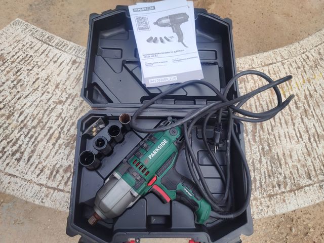 Atornilladora de impacto eléctrica