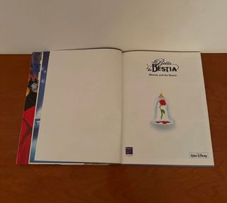Libro-comic La Bella i la Bestia-La Bella Dorment
