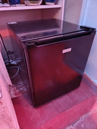 Mini Frigorífico Negro MPM