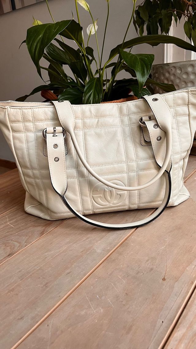 Bolso de piel beige