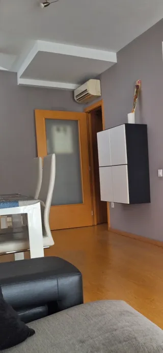 Mesa comedor + mueble y estanterías